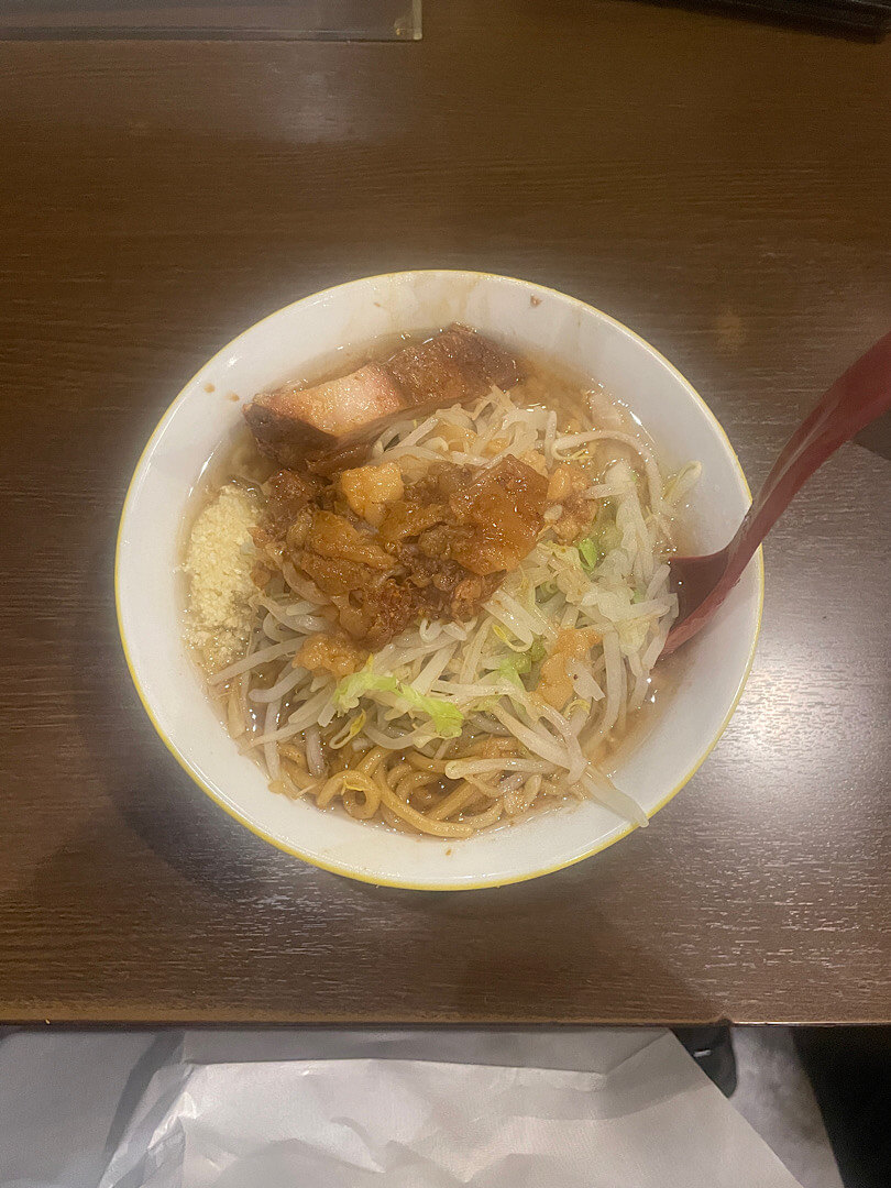 注文した、ラーメンイエローの小ラーメン