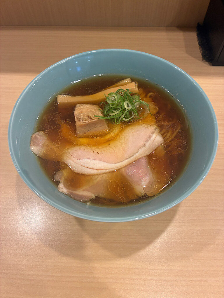 注文した、地鶏中華そば（醤油）２