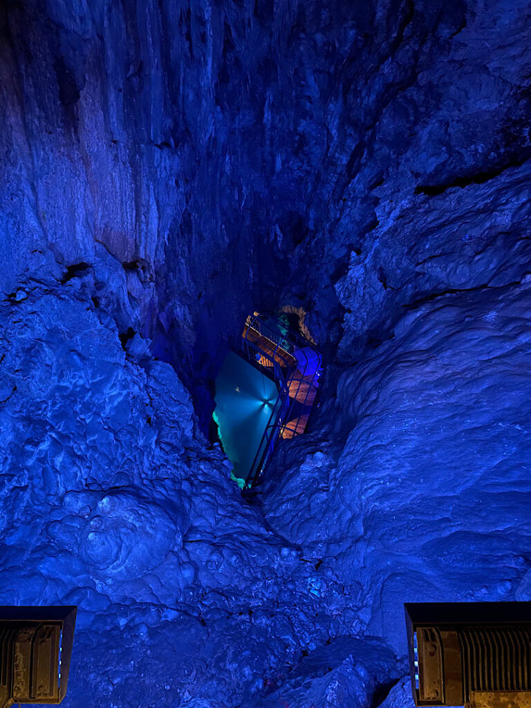 上から覗く、ドラコンブルー